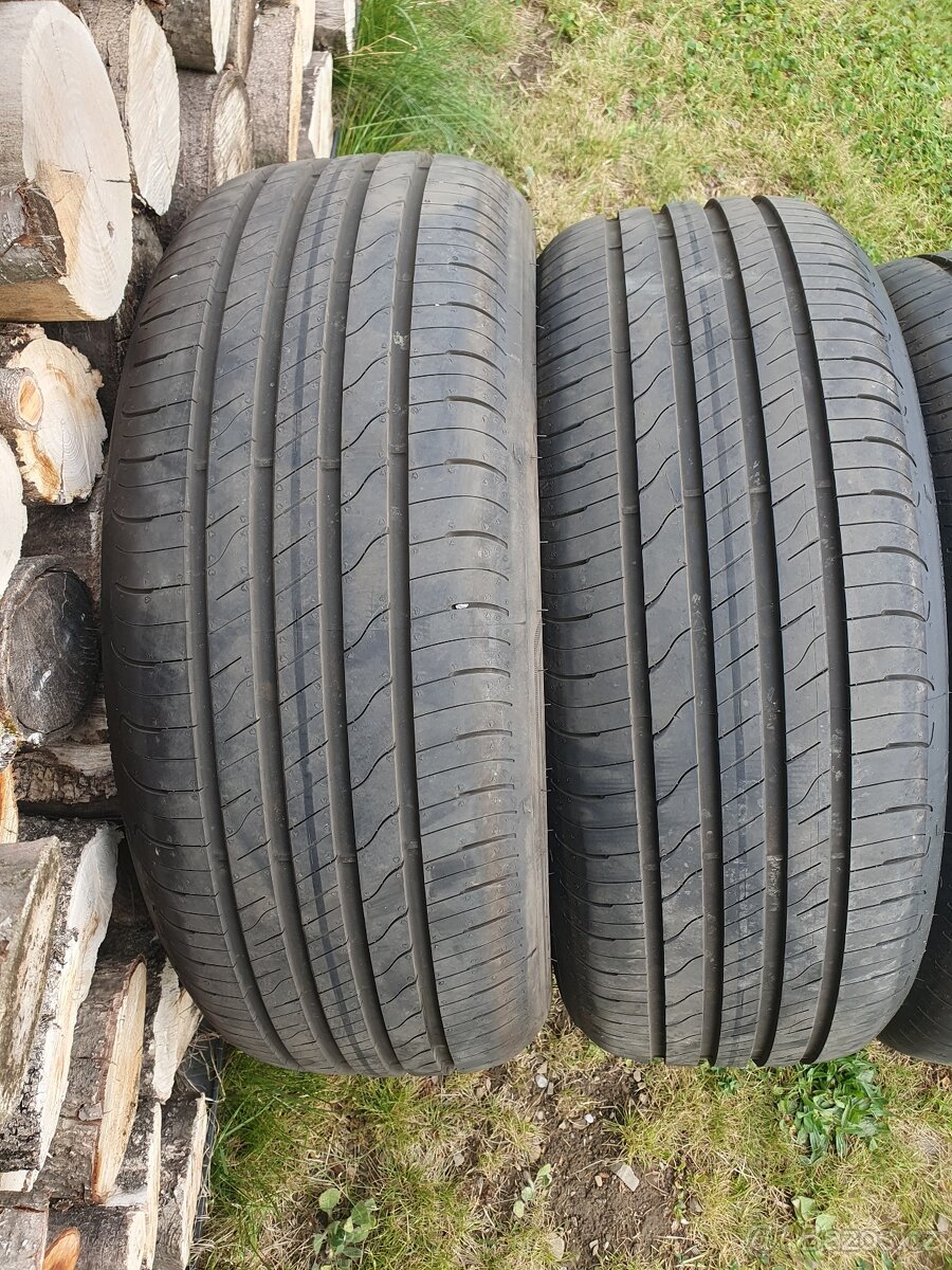 215/55 R17 98W Goodyear EfficientGrip DOT1625 - 2