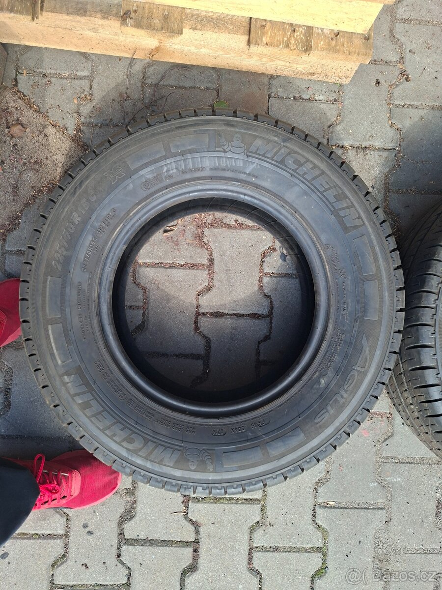 Pneu Michelin Agilis 225/70 R15C - 2
