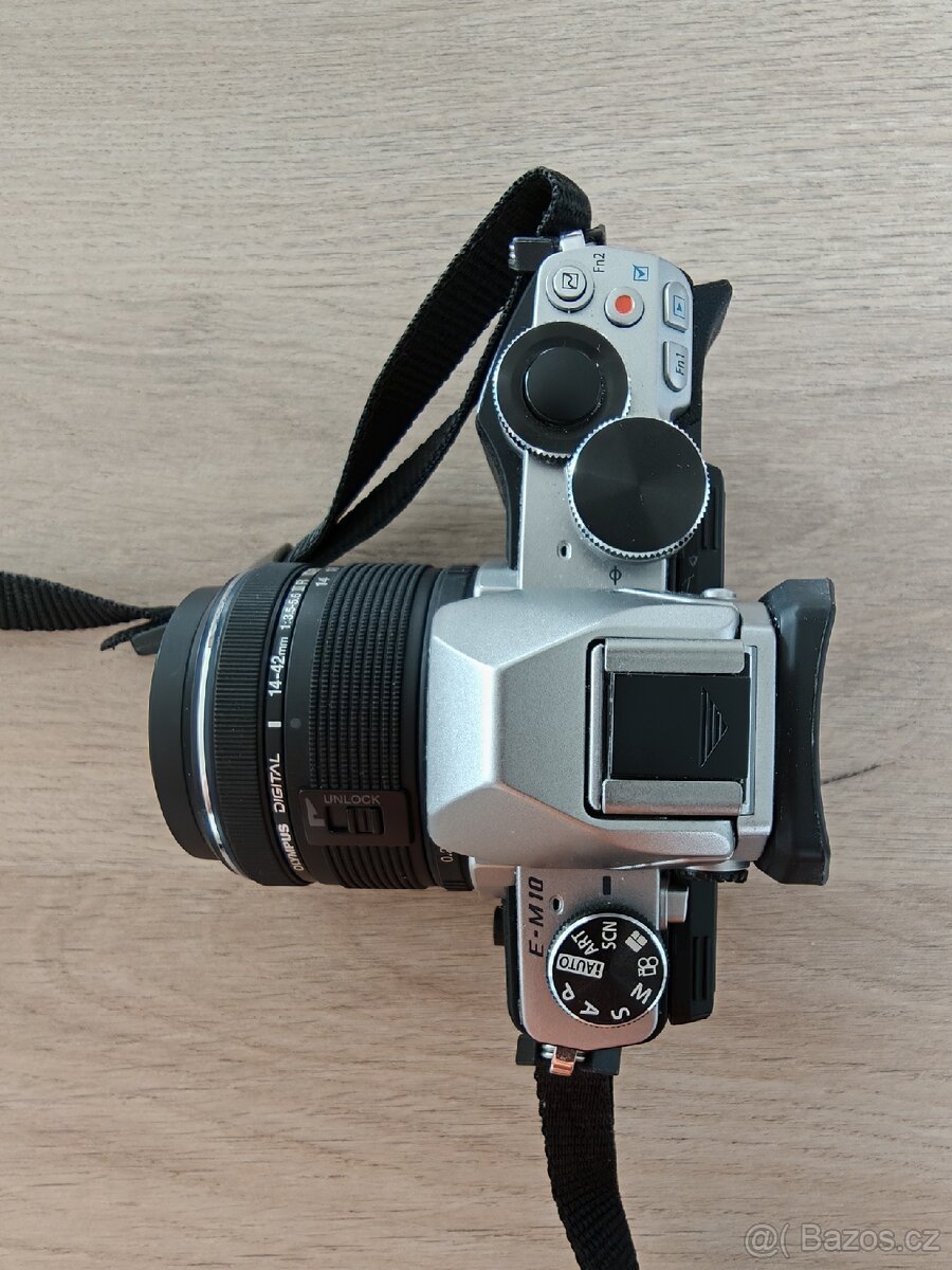 Olympus E-M10 - 2
