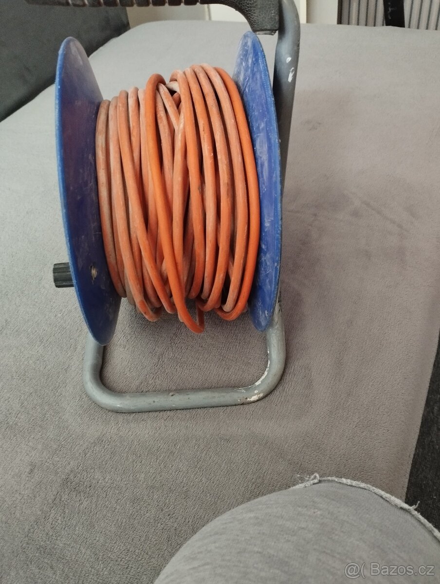 Prodám 25 m prodlužku . - 2