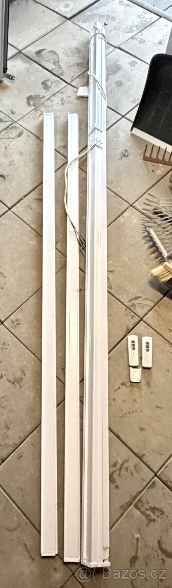 Roleta s motorem na dálkové ovládání stínění clona žaluzie - 2