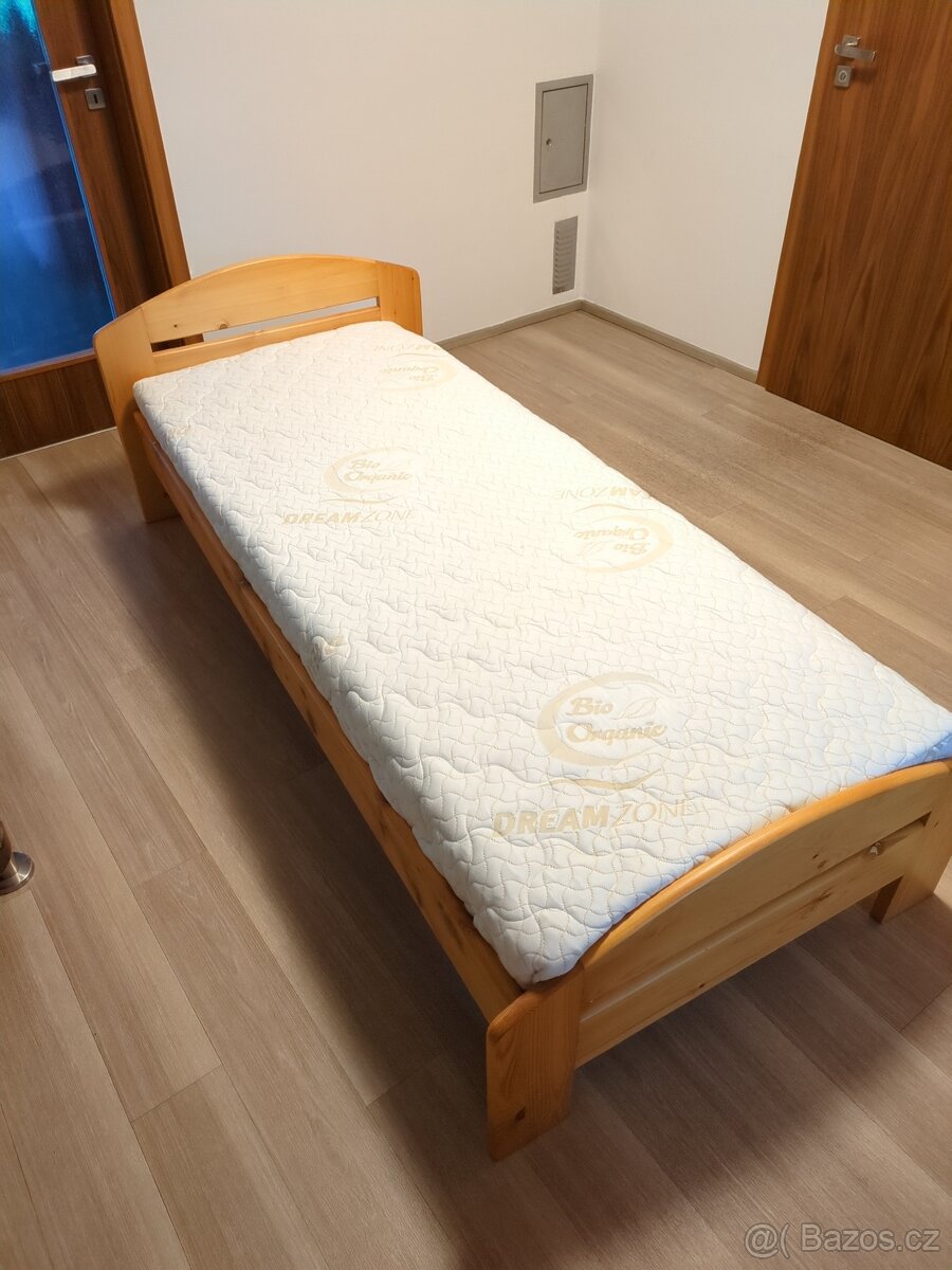 Postel z masivu 80 x 200 s matrací - 2