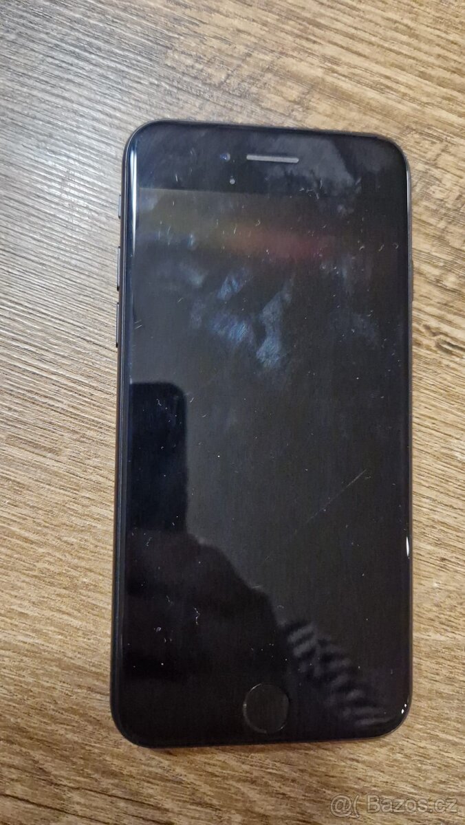 IPhone SE2020 64gb Black baterie 83% - 2