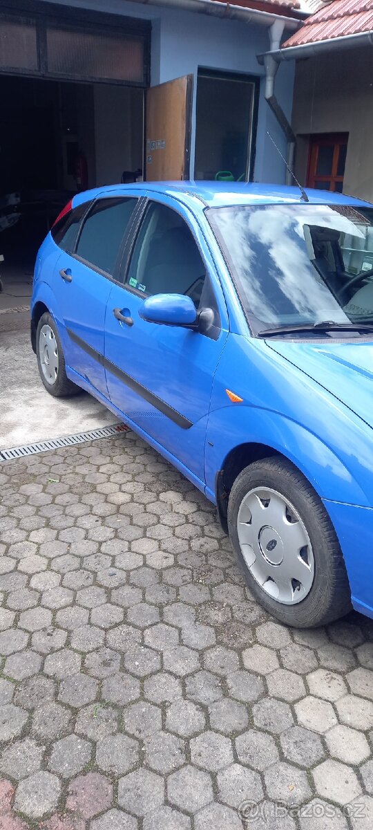 Ford Focus 1.6i - 2