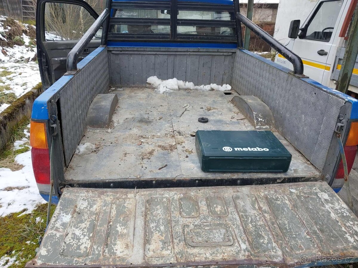 Predám/ vymením Nissan Navara D21 2.7 TD - 2