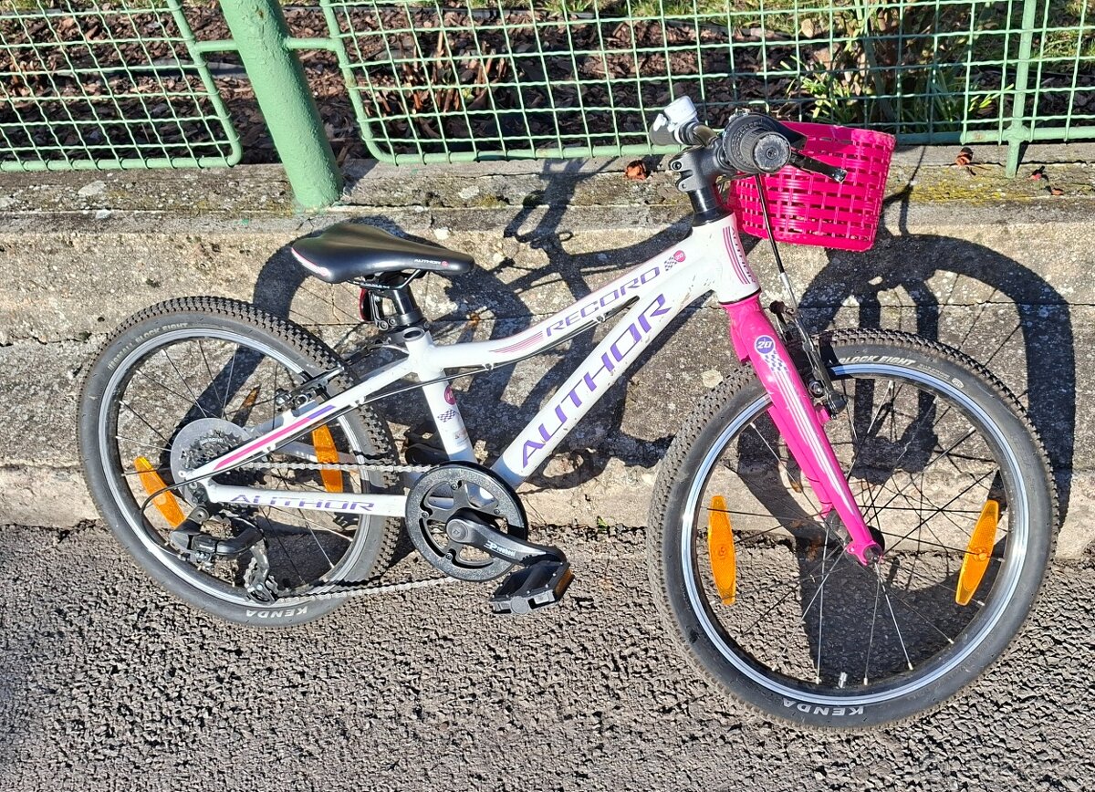 Author dívčí kolo 20 - 2