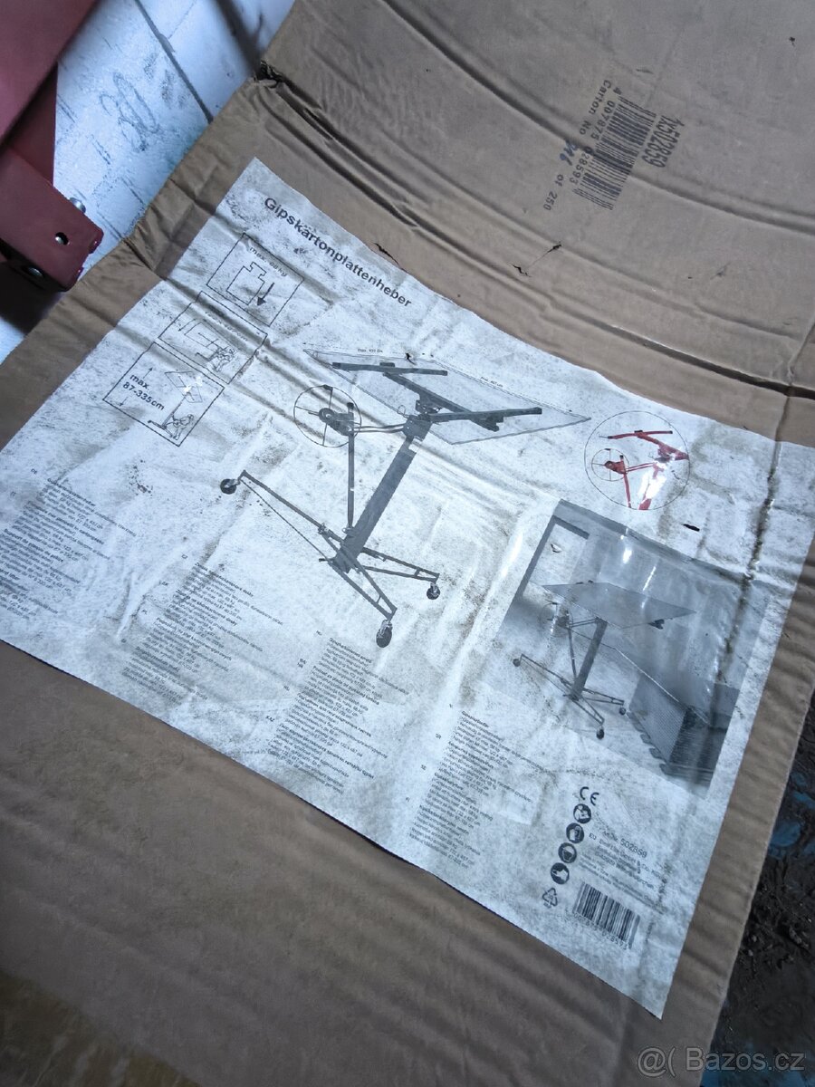 Zvedák na sádrokarton - 2