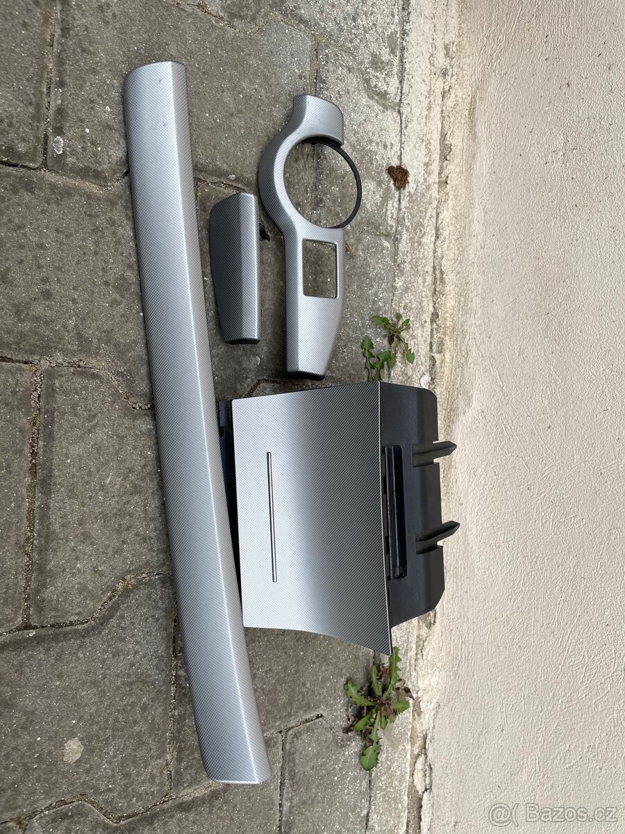 Dekor Octavia 2 facelift , tmavě šedá Carbon mřížka - 2