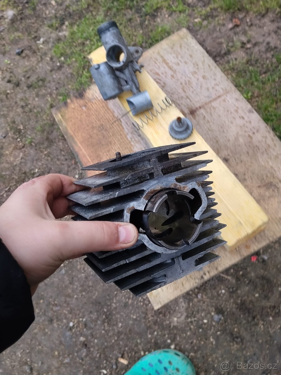 Náhradní díly - 2