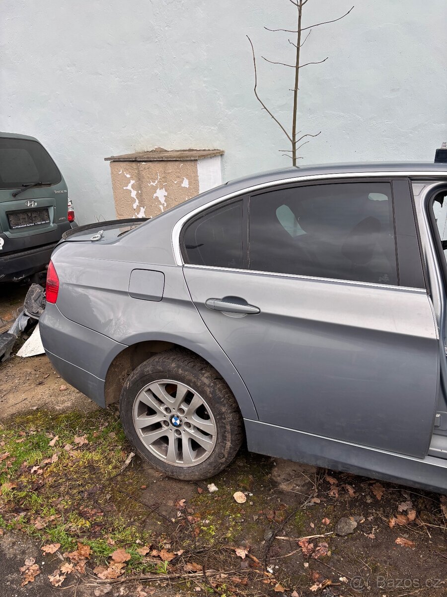 BMW E90 325i bourané ND - 2