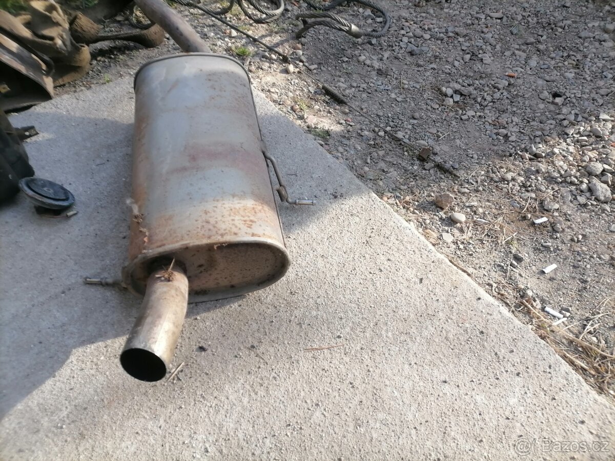 zadní díl výfuku na bmw e46 - 2