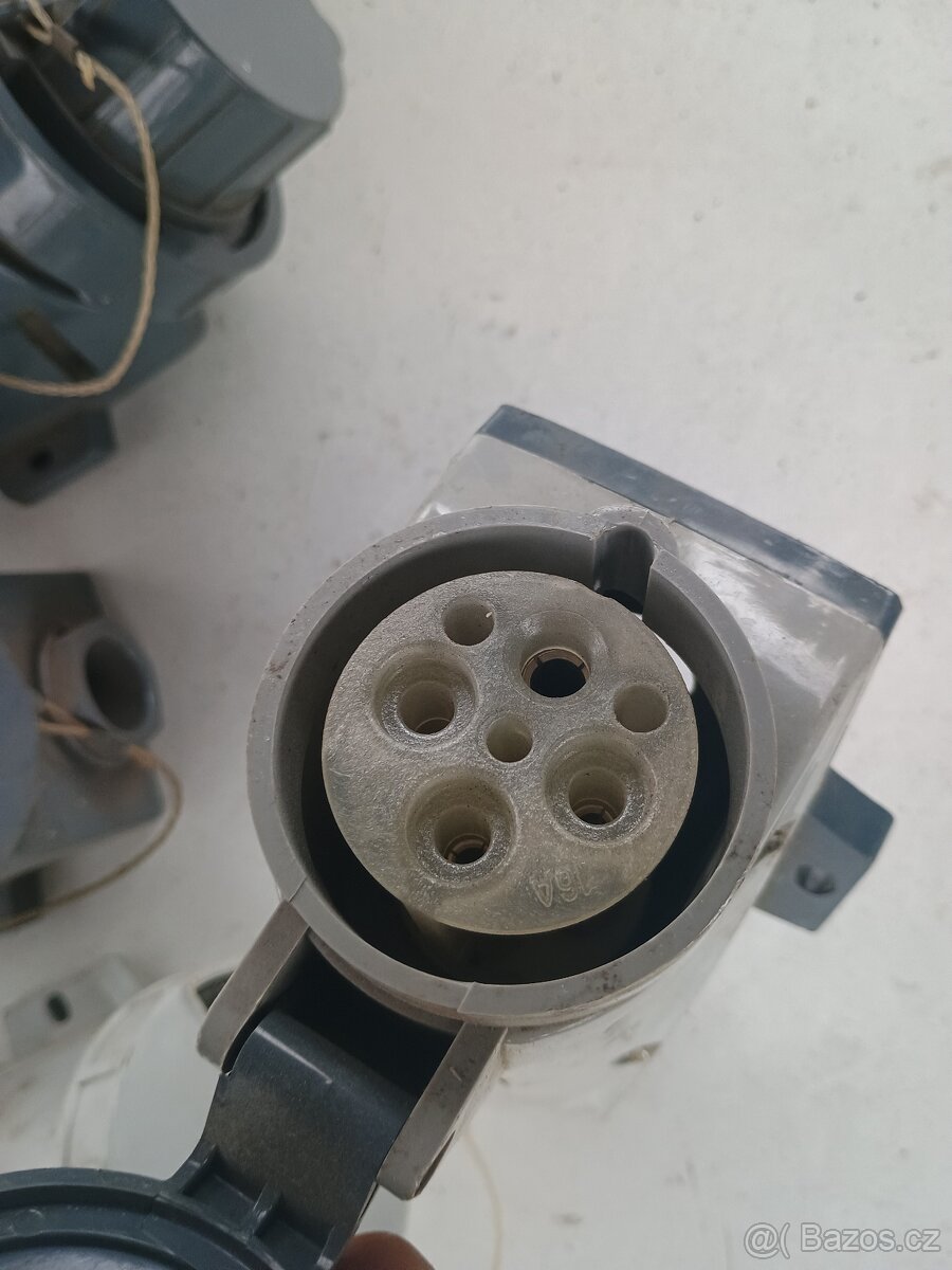 Zásuvky - 2