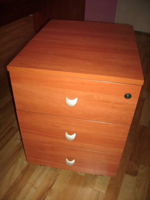 psací stůl /kancelářský/ s kontejnery - 2