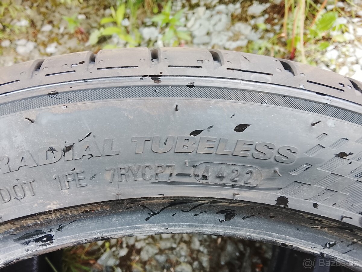 Pneu 215/45/17 - 2