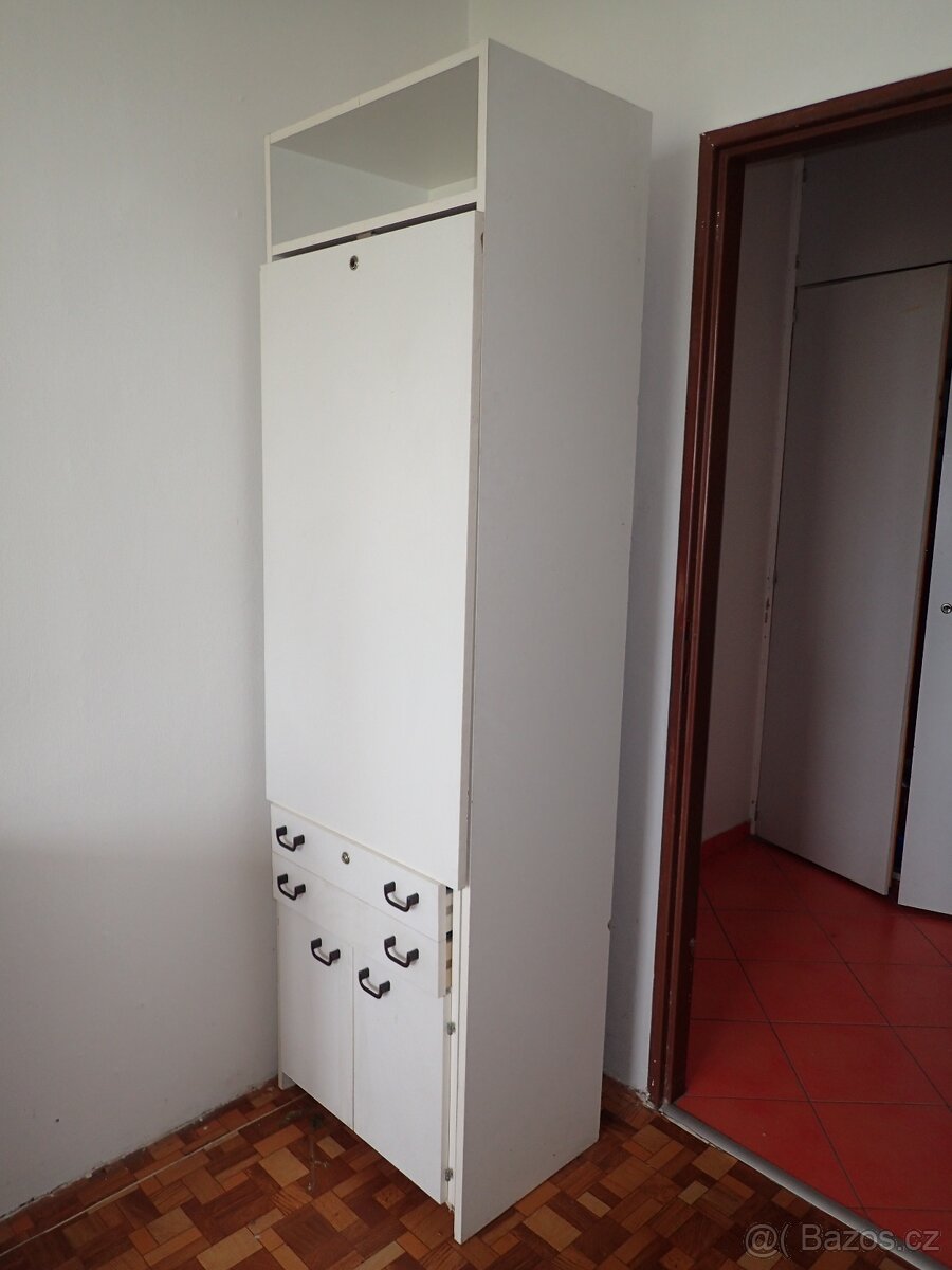 skříň na šití - 2