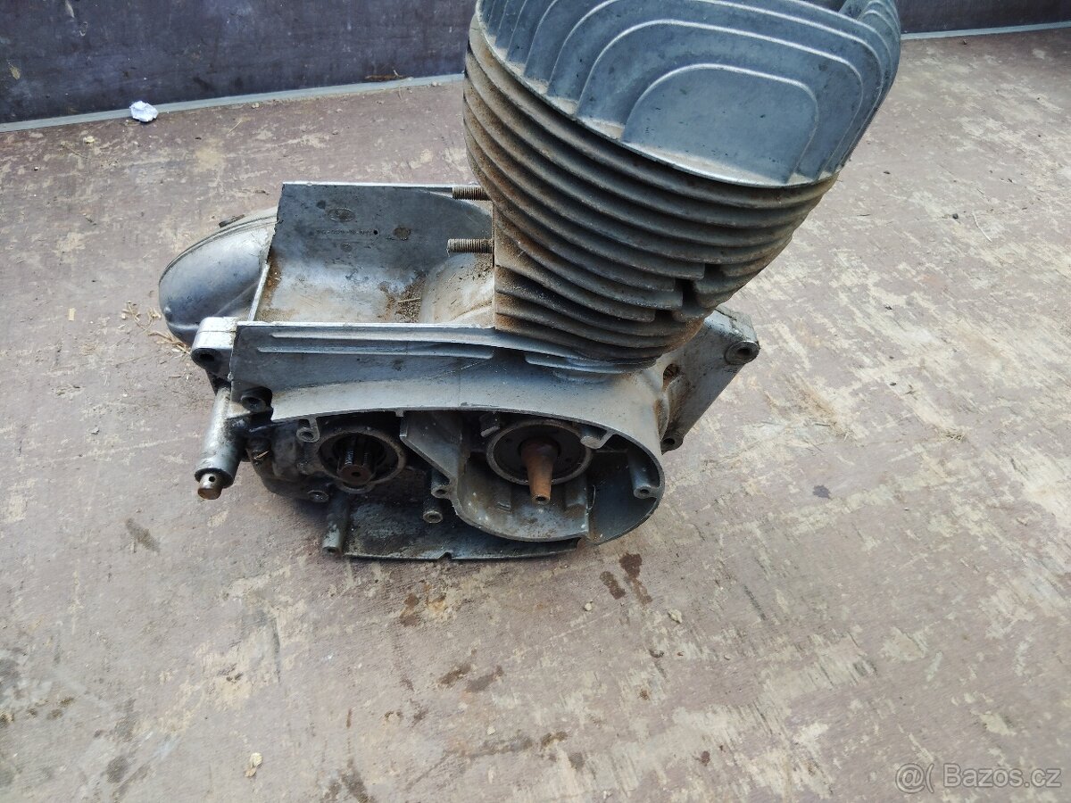 Motor Jawa 250 - 2
