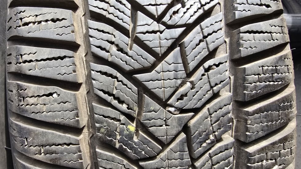 Zimní pneu 205/55/16 Dunlop - 2