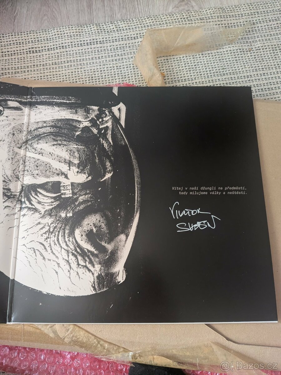 Viktor Sheen Planeta opic vinyl - 2
