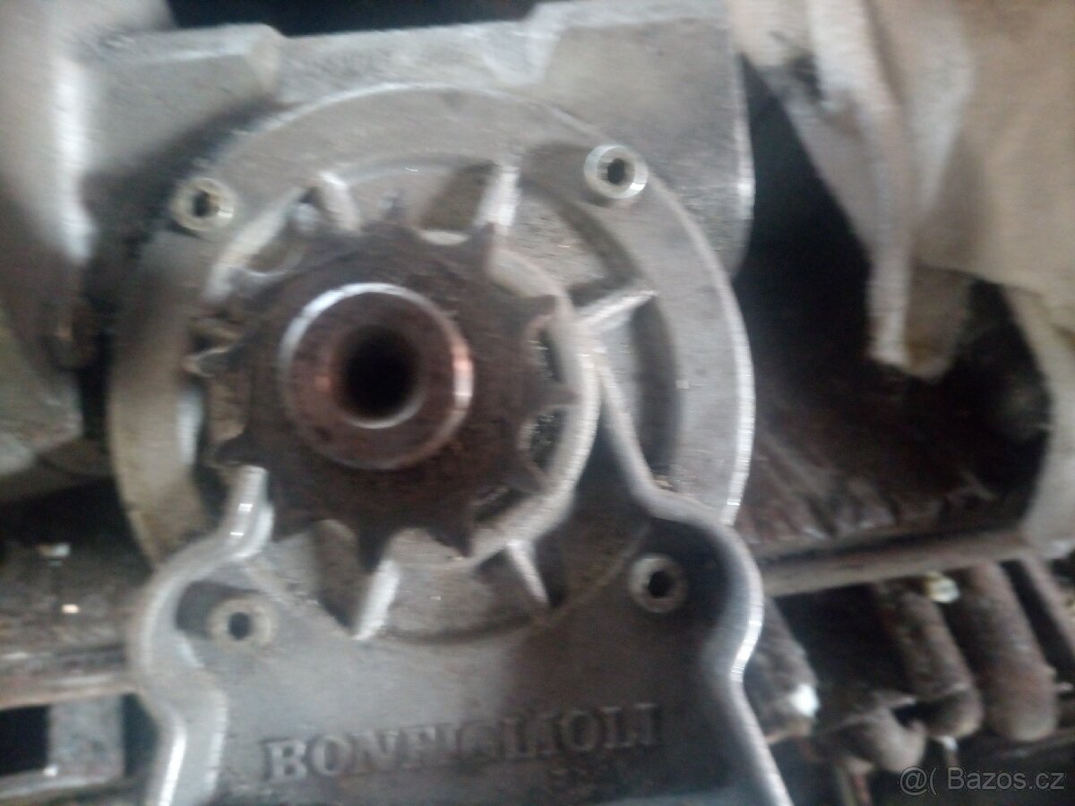 El.motor s převodem - 2