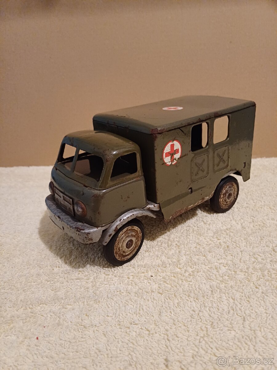 Tatra 805. Omnia. Staré hračky. - 2