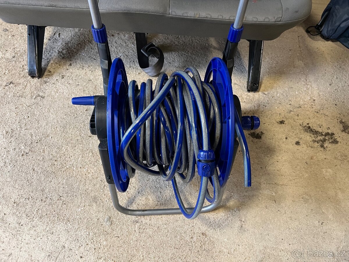 Prodám Zahradní Hadici na na vozíku 20m. - 2