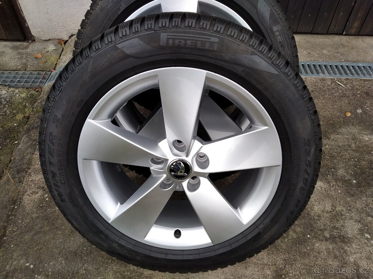 NOVÁ zimní originál alu sada Škoda Karoq 4x4 7Jx17 ET45 - 2