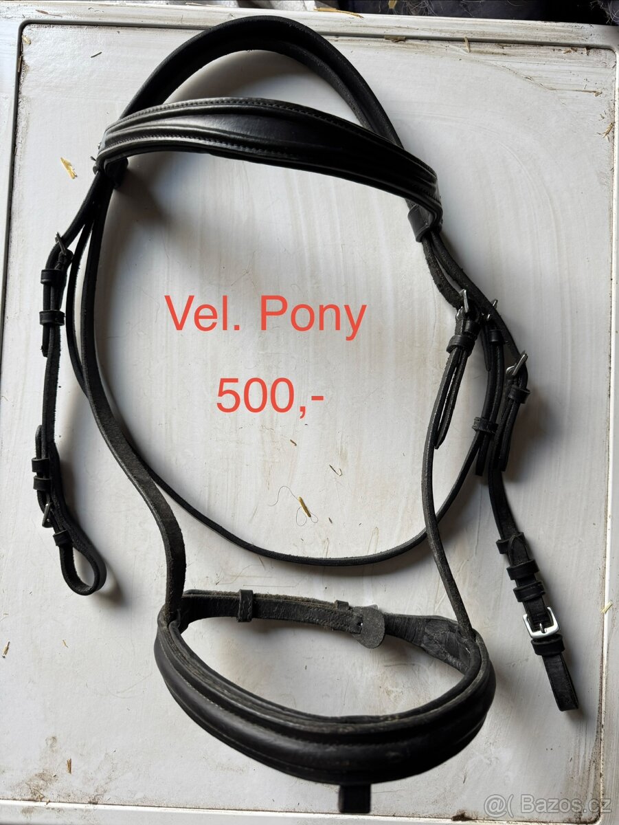 Úklid sedlovny pro kone - 2