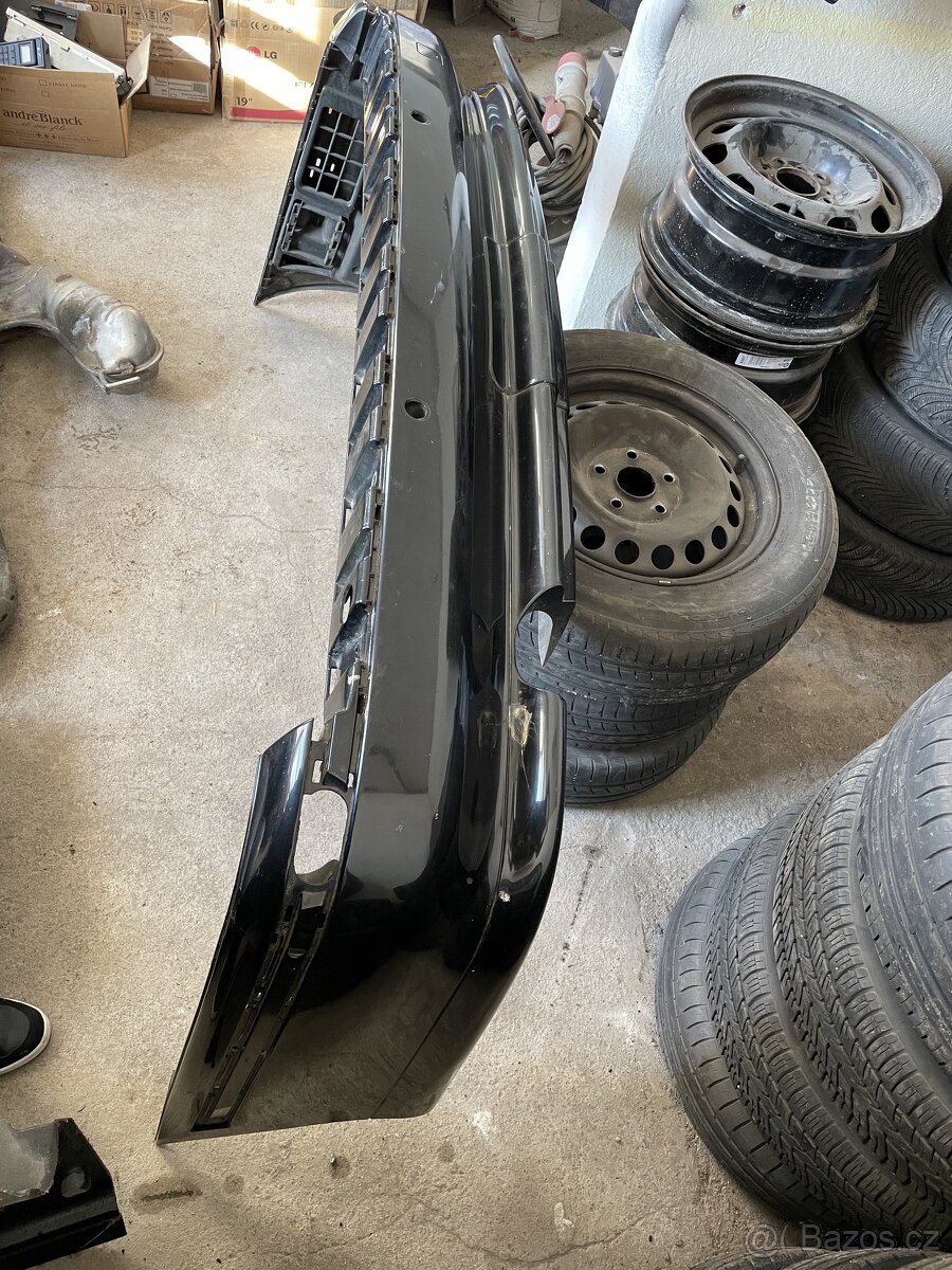 BMW E39 zadní originál nárazník touring pro tažné + PDC - 2