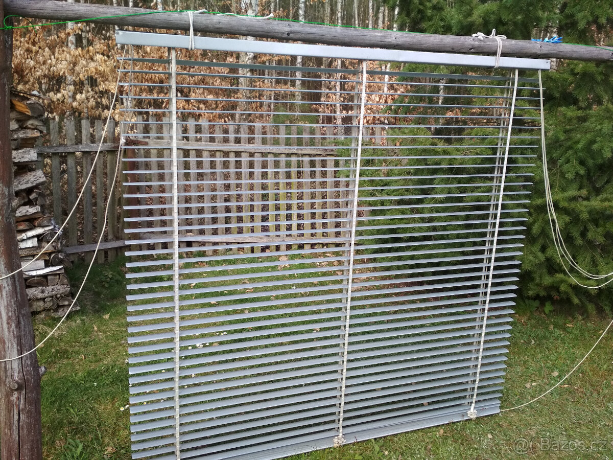 Hliníková horizontální žaluzie, šíře 175 cm, max. výška 320 - 2