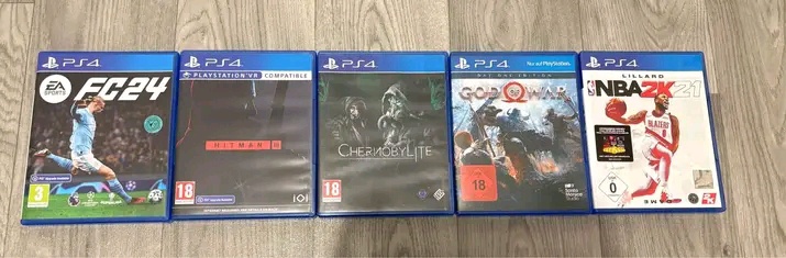 Prodám Playstation 4 Pro - 1TB - 2