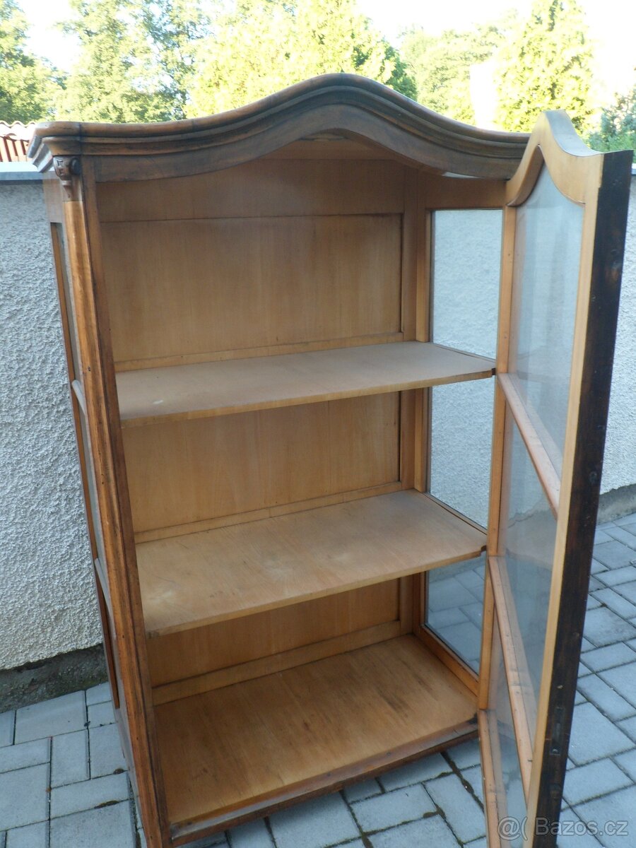 STAROŽITNÝ SKLENÍK - 2