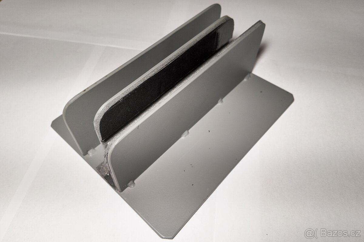 Originální ocelový stojan na notebook - 2