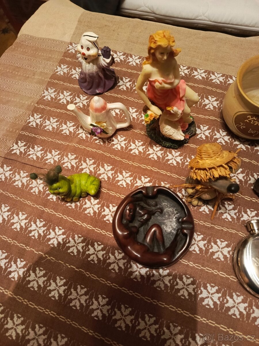 Dekorace - 16 kusů - viz foto - 2