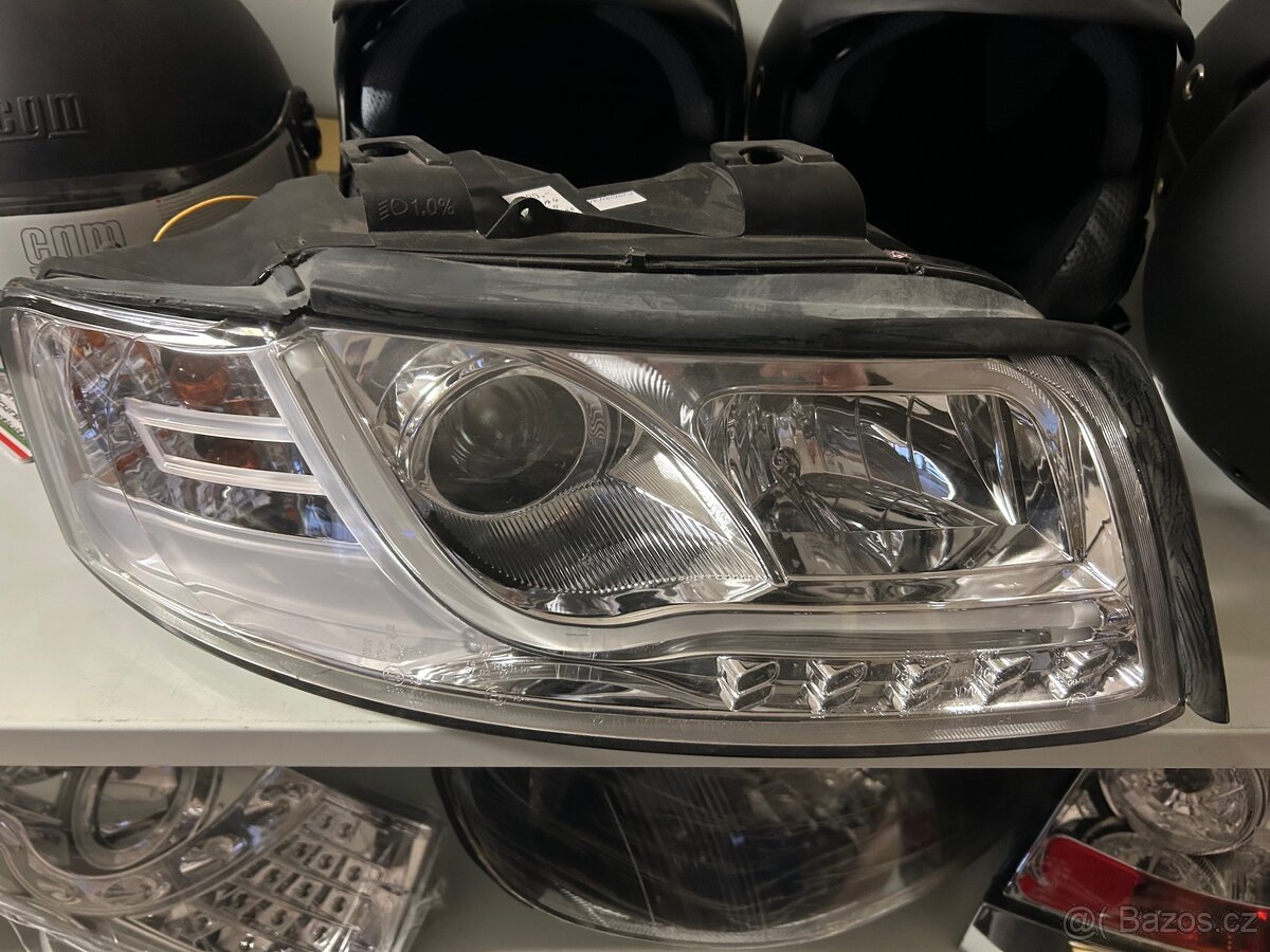 Nová sada předních světel Audi A4 01-04 - 2