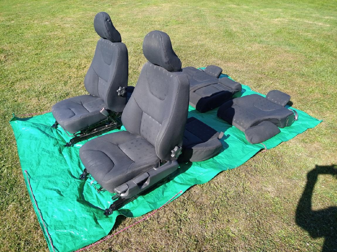 černé sedačky Volvo V70II (XC70) nebo také S60 - 2