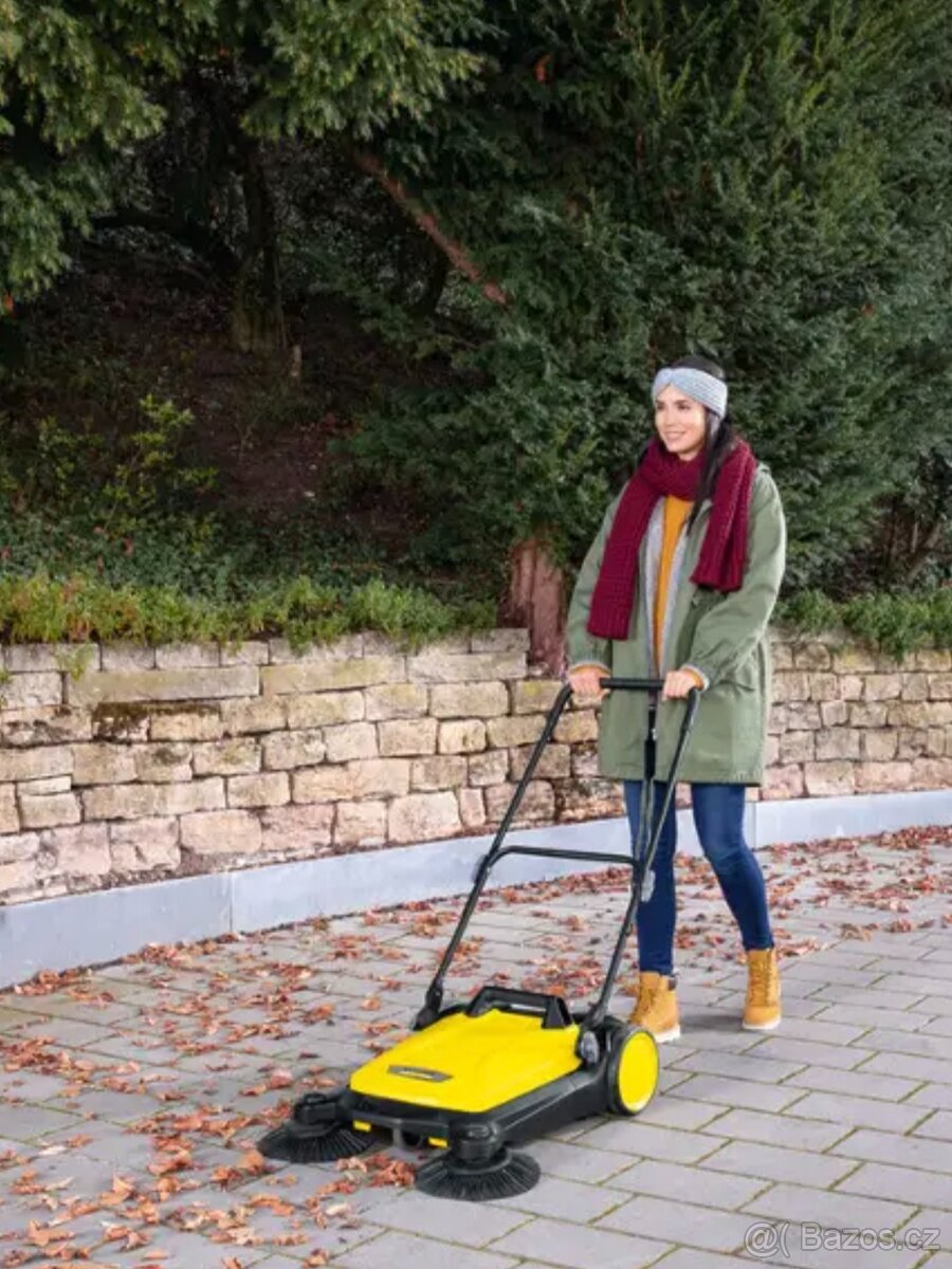 Výkonný zametací přístroj Kärcher S4 Twin - 2