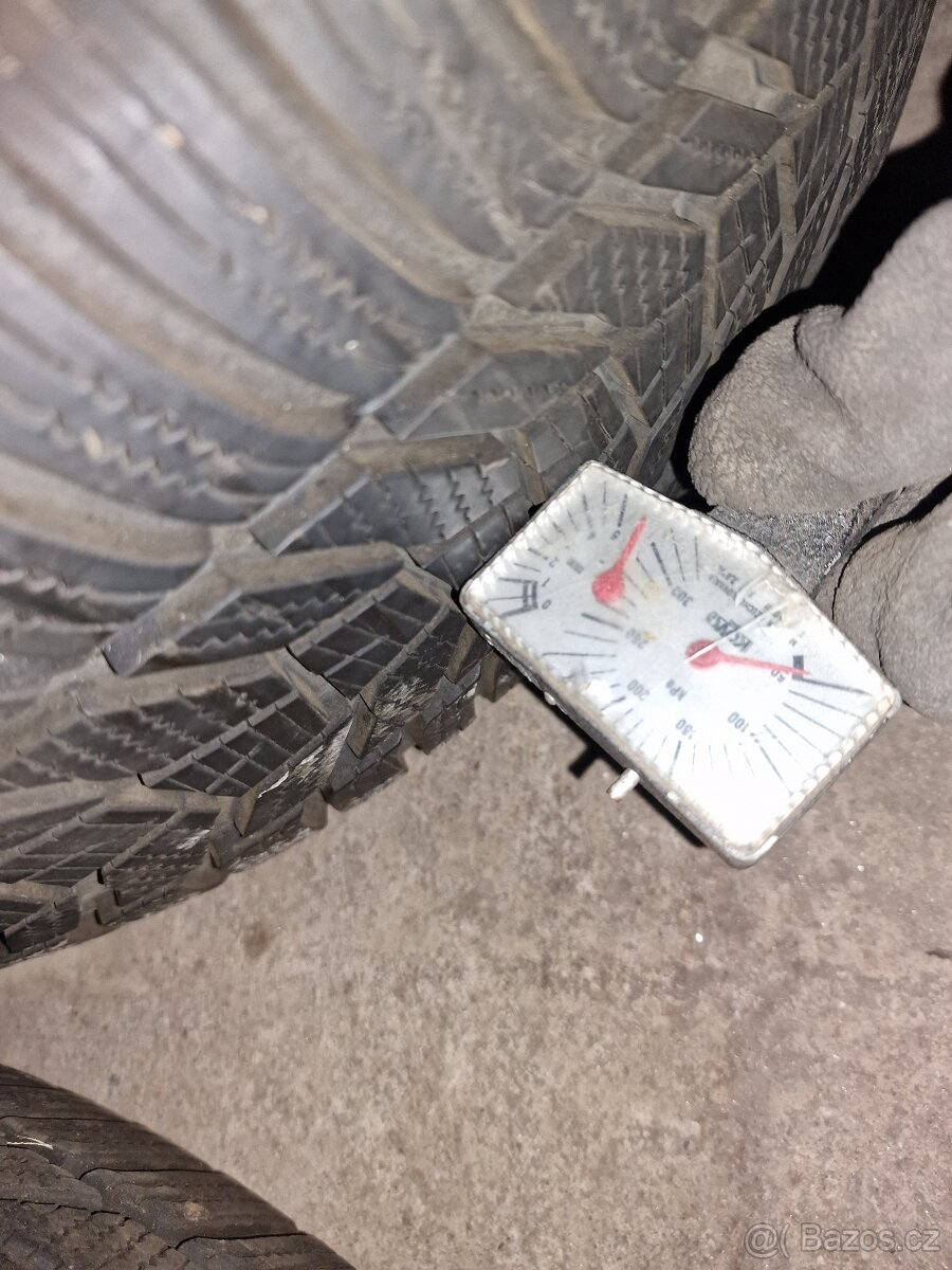 Zimní pláště Hankook 235/60 R 18 - 2