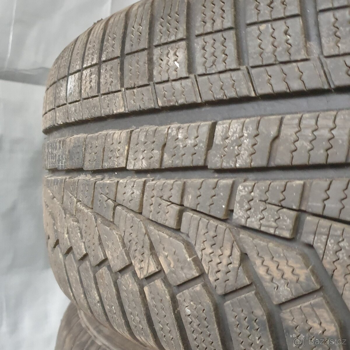 Zimní pneumatiky Hankook 215/60 R16 č. AP187 - 2