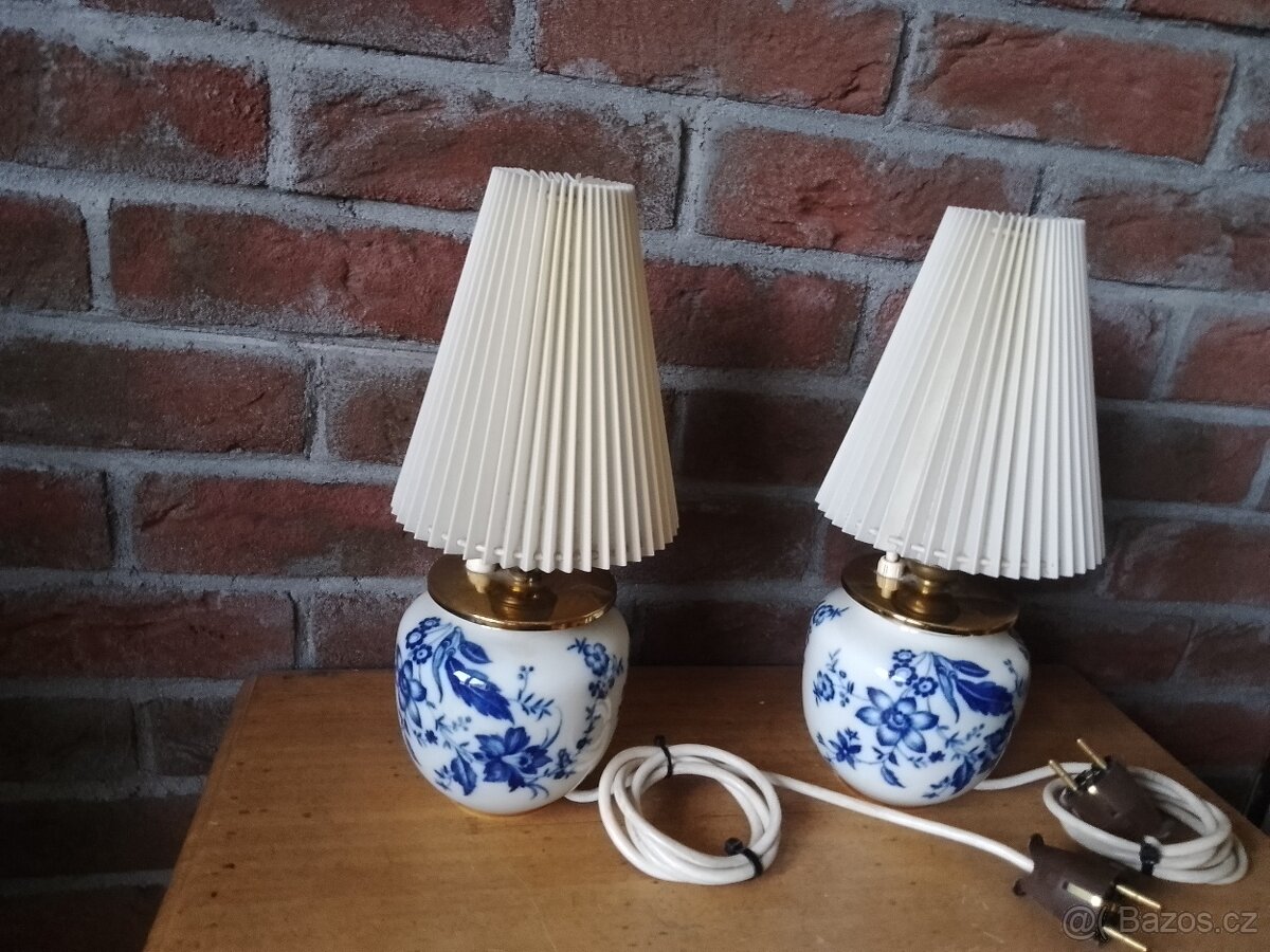 V Ý P R O D E J ... Starožitné párové stolní lampičky. - 2