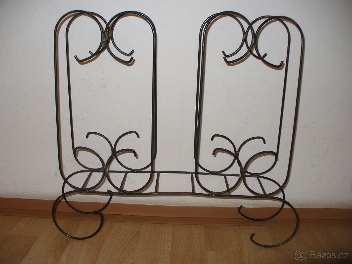 retro stojánek na noviny - 2