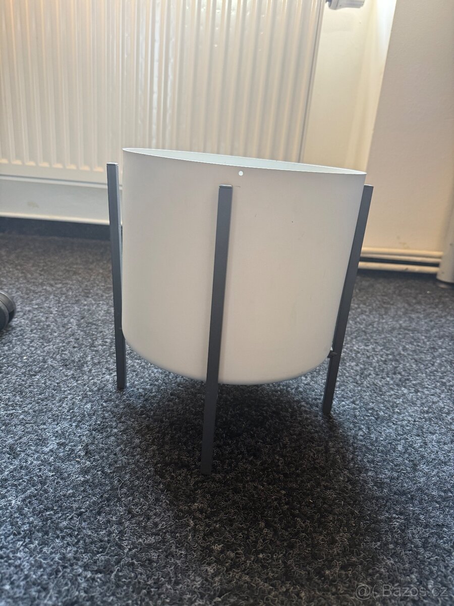 Kovový stojan na květiny - 2