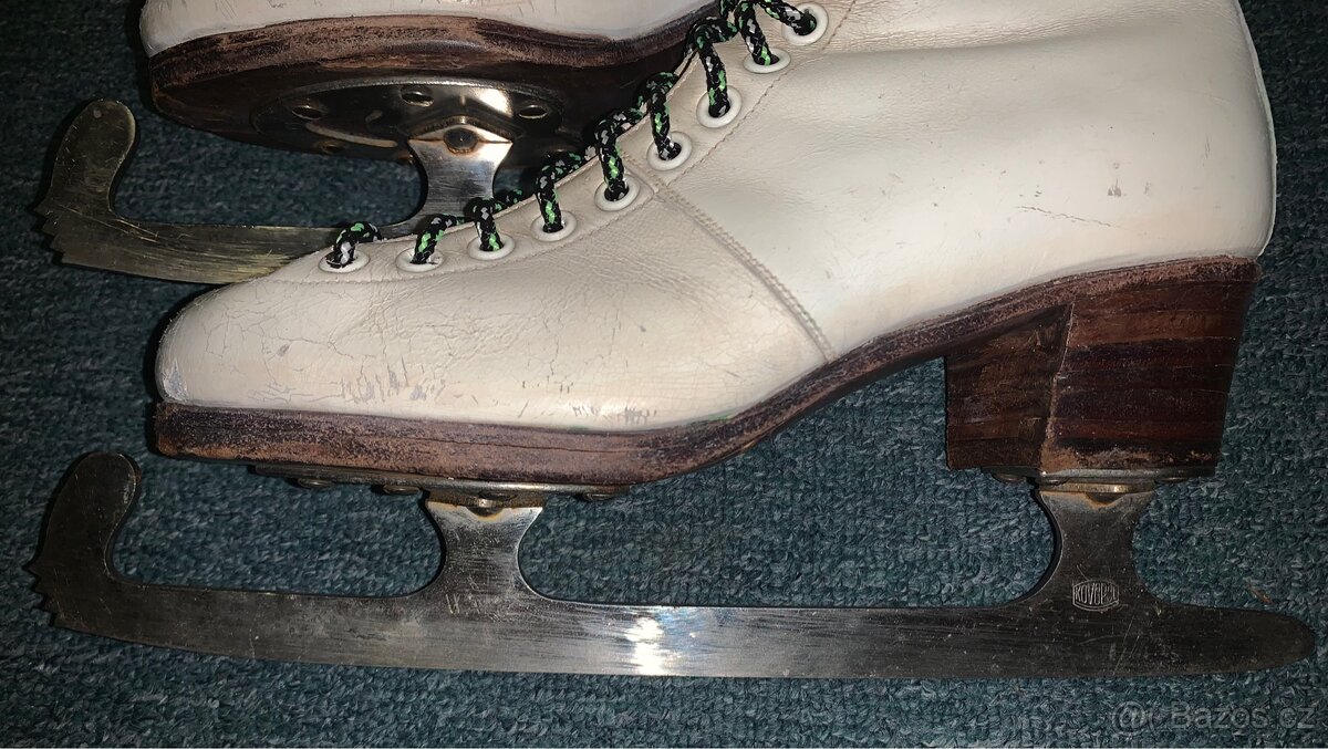 Dámské lední brusle 24,5 - 2