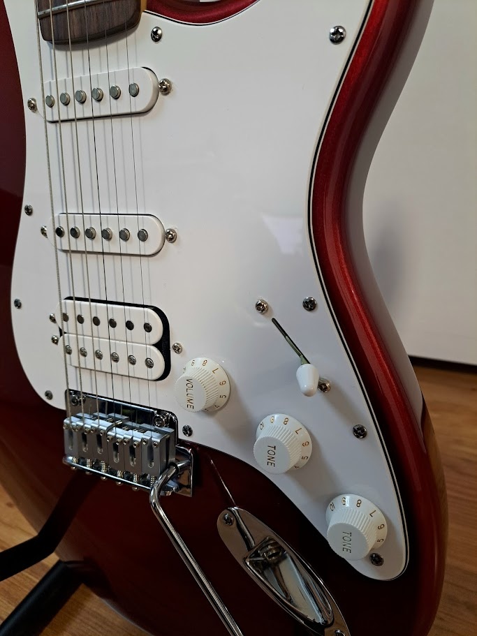 Fender Standard Stratocaster HSS LRL Candy Cola Elektrická k - 2