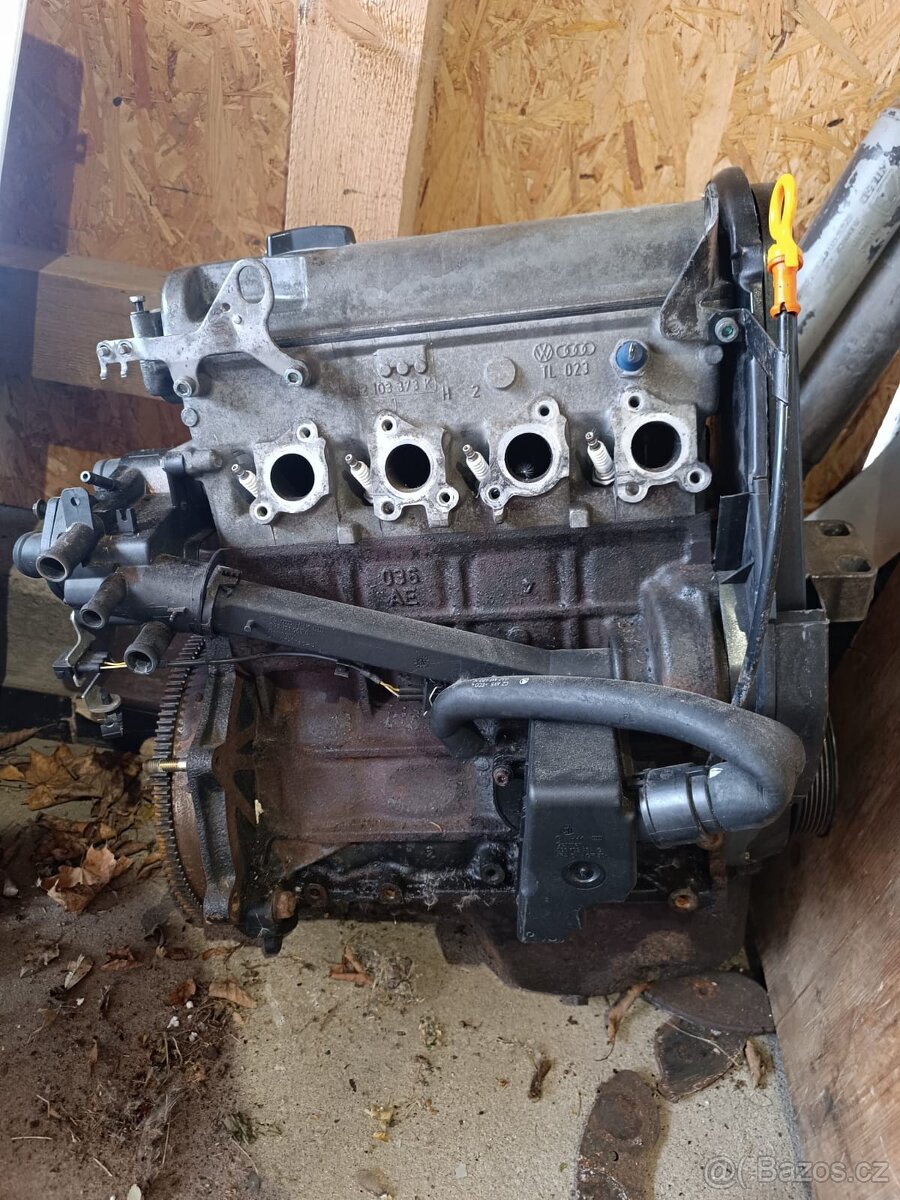 Motor 1,6 AEE škoda Felicia - 2