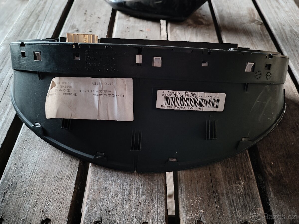 Budíky z Peugeot 607 facelift - 2