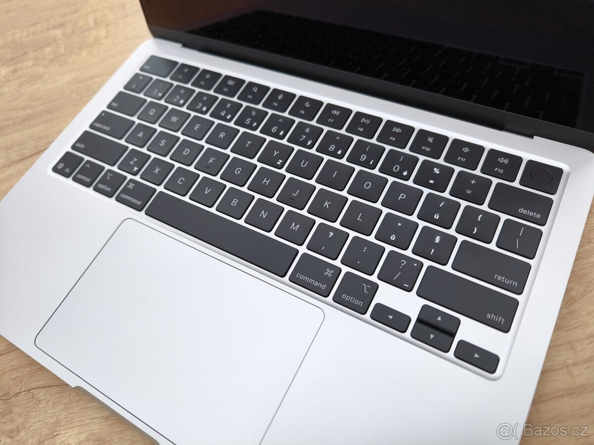 Apple MacBook Air 13 (M4 2025) Silver - ZÁRUKA 2 ROKY - 2