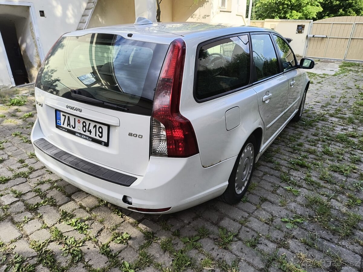 Volvo V50 2,0D Automat STK 2028 - 2