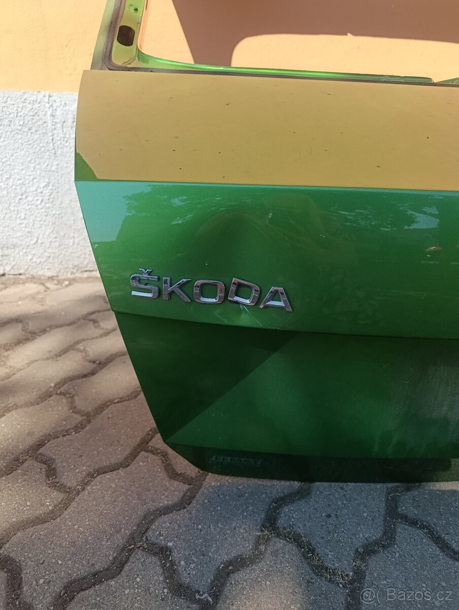 Škoda Rapid - Víko kufru - 2