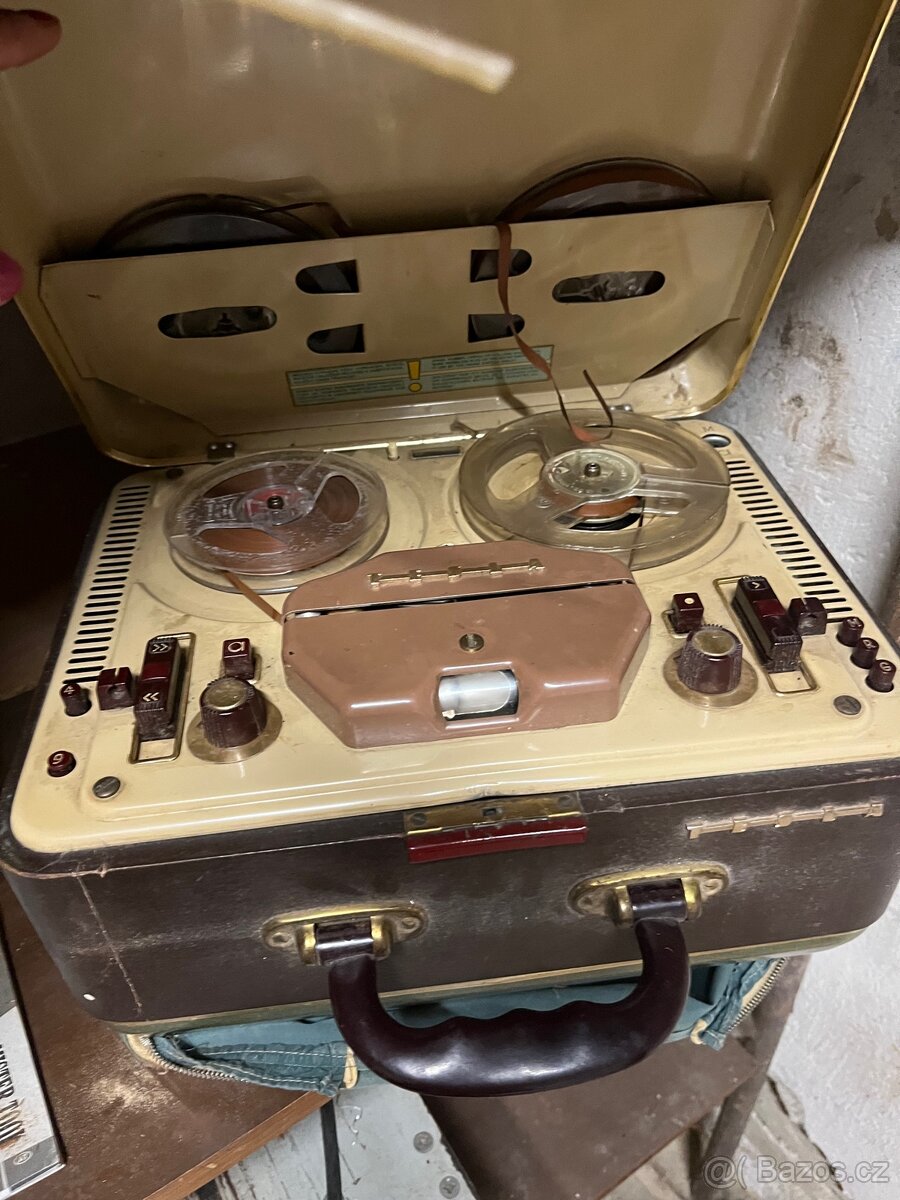 Retro kotoučový přehrávač - 2