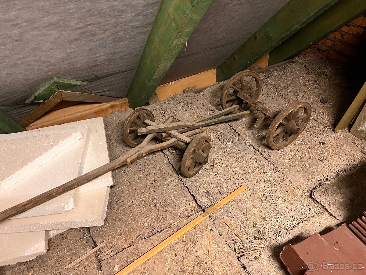 Vůz jako dekorace k renovaci - 2